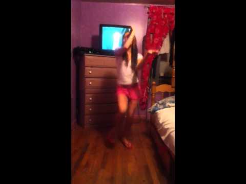 Jhon - Dame leche ( jossie acting like the guy in the video