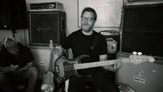 RED FANG - Funny How-To with Aaron Beam (Bass Tutorial for "I Am A Ghost")