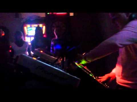 Aniversario Happy comienzo de la noche chumari dj!