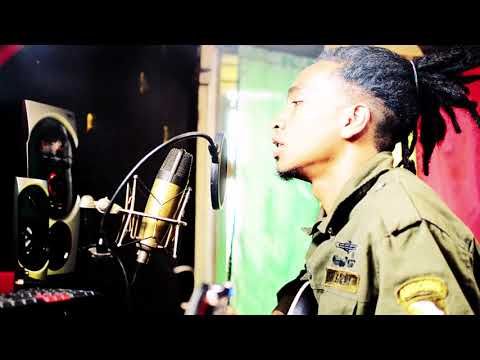 LilBadman x Faratiana _clip officiel by Ianja Pondy 2018