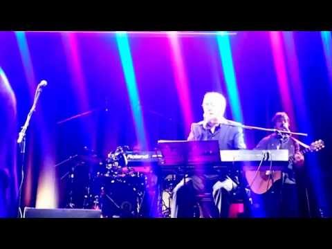 Oliver Dragojević  " NE DIRAJ MOJU LJUBAV"