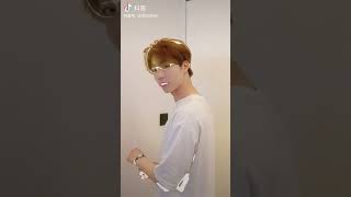 Download lagu 陈立农 Chen Linong ♥️ mp3