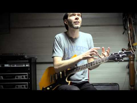 Paul Gilbert: "Blues vs Metal"
