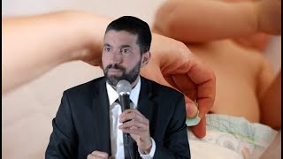 המלכה שהצילה את התינוק היהודי וכמעט לא מוכרת בעולם 😲 הרב שניר גואטה בסיפור הצלה מדהים! - עם כתוביות (הרב שניר גואטה) - התמונה מוצגת ישירות מתוך אתר האינטרנט יוטיוב. זכויות היוצרים בתמונה שייכות ליוצרה. קישור קרדיט למקור התוכן נמצא בתוך דף הסרטון