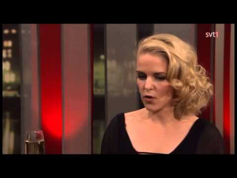 Sofia Karlsson - Intervju (SVT Go'kväll, 31.10.2014)