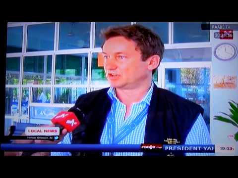 Deputy Chief Observer Konrad Olszewski talks to Raajje TV