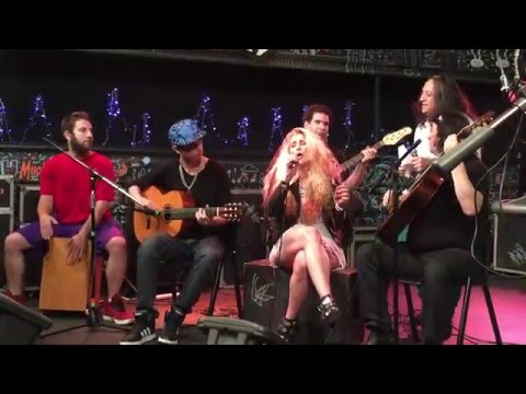 Un viejo blues de Pappo, por Solana, Luis Salinas y Omar Mollo en Tu Much