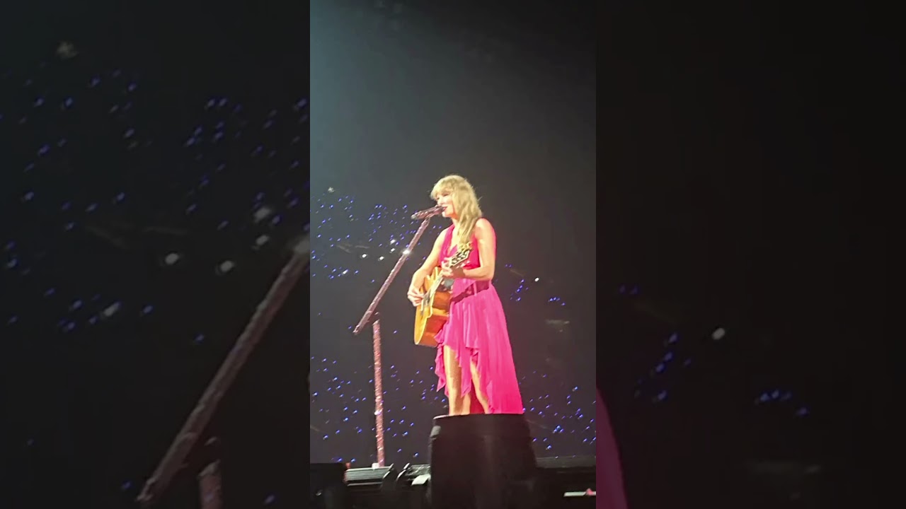 New outfits! Check comments! Will pin comments 2♥️ #taylor #taylorswift #viral #fyp #erastour