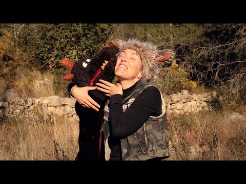 Lali BeGood - Leiru el llop (Videoclip oficial)