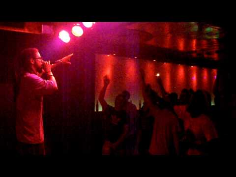 Señor Wilson "Mi weed"  live @ La Boite backed by Badalonians Sound