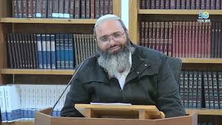 ה"קפיצות" של יעקב אבינו -פרשת וישב | הרב אשר בוחבוט (ישיבת מכון מאיר) - התמונה מוצגת ישירות מתוך אתר האינטרנט יוטיוב. זכויות היוצרים בתמונה שייכות ליוצרה. קישור קרדיט למקור התוכן נמצא בתוך דף הסרטון