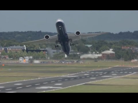 Exhibiendo el nuevo Boeing's 787-9... hqdefault - Exhibiendo el nuevo Boeing's 787-9...
