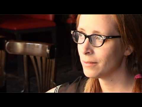 Bedroomdisco TV: Laura Veirs - "When You Give Your Heart" & "Carol Kaye" acoustic