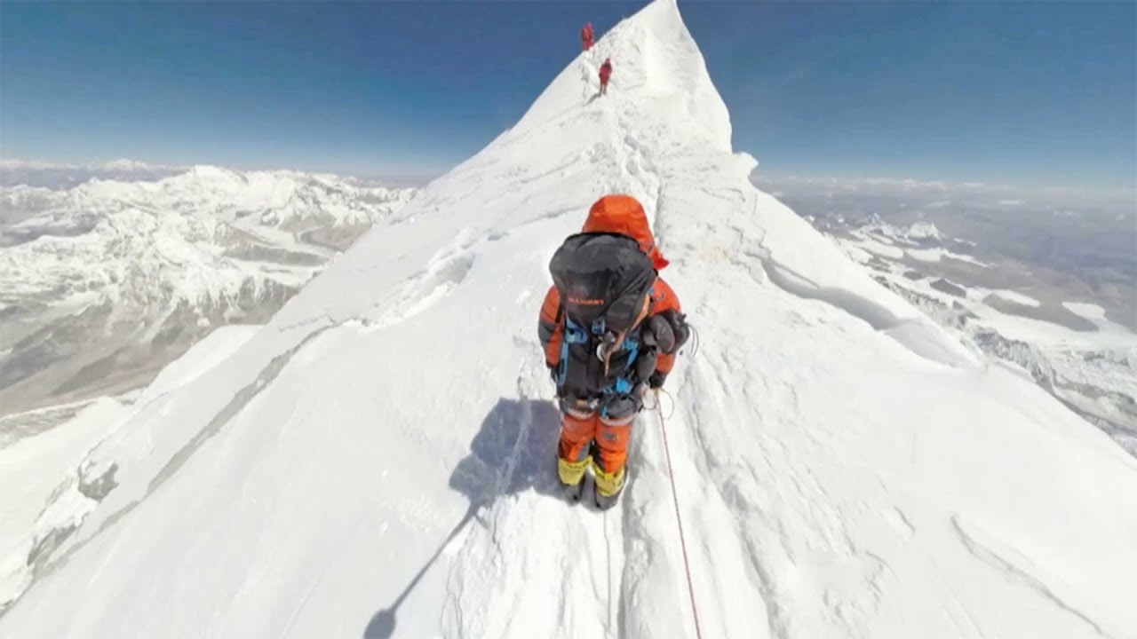 climbing mount everest this game is hard roblox