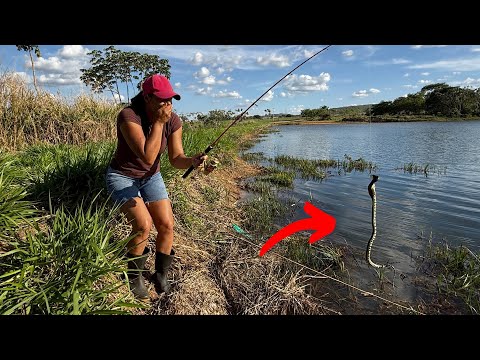 Primeira PESCARIA 🎣 em Palmeiras de Goiás 🌴 e isso aconteceu! Tive que sair correndo!