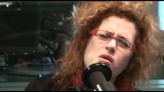 Katie Noonan and the Captains perform Page One