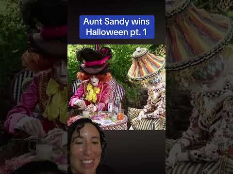 Reacting to Sandra Lee as the Mad Hatter & Cocktail Time pt. 1