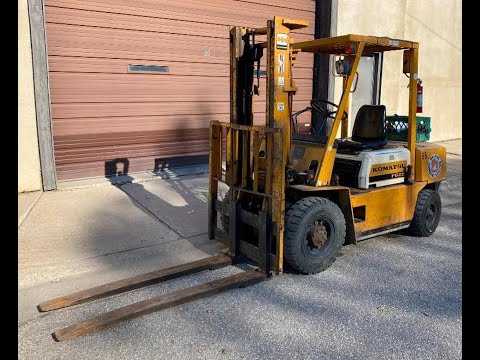 Komatsu FG25 5,000lb Capacity Gas Forklift