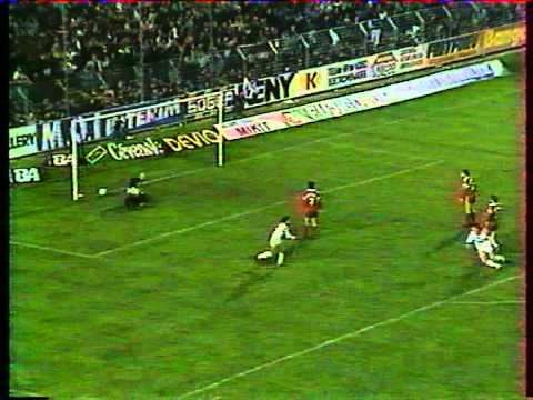 1989/1990 D1 J18 Montpellier-Brest - But de Cantona