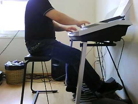 Marco Cerbella plays the "Pirates Of The Caribbean" theme, Hans Zimmer (D-Deck, Electone)