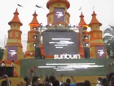 Albin Myers dropping One - Swedish House Mafia @Sunburn 2010