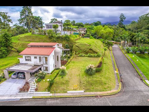 ¡OPORTUNIDAD ÚNICA! Lote Esquinero 646m² en Condominio | Mata de Plátano, Goicoechea (Precio ₡51M)