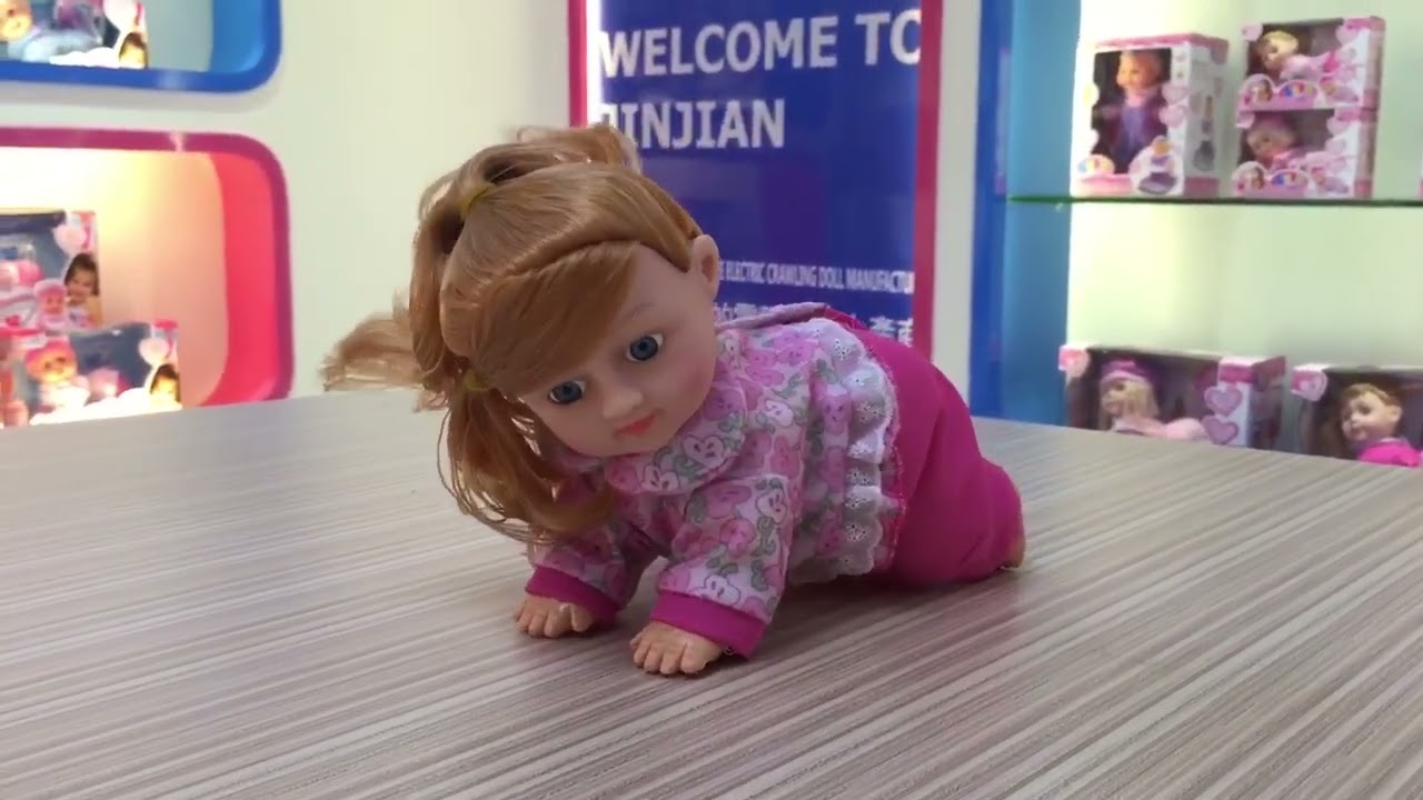 Jenny a táncoló és mászó baba videó