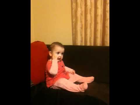 Defne tuttu fırlattı