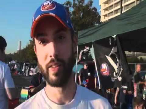 Islander Pauly at Opening Night