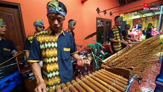 Duhai Senangnya Pengantin Baru Diiringi Angklung Carehal di Acara Pernikahan (Angklung Malioboro)