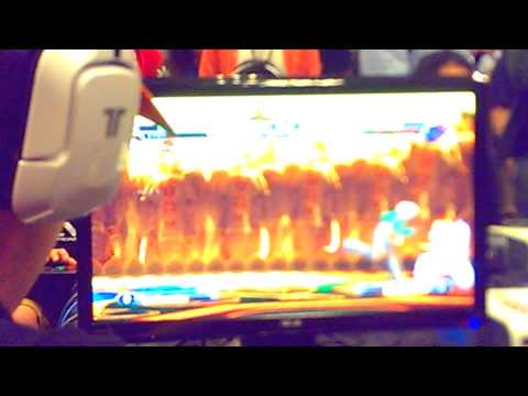 EVO 2014 - KOF13 - Juicebox (King/Kyo/Leona) vs. KC's Notor1ous (Karate/Hwa/EX Iori)
