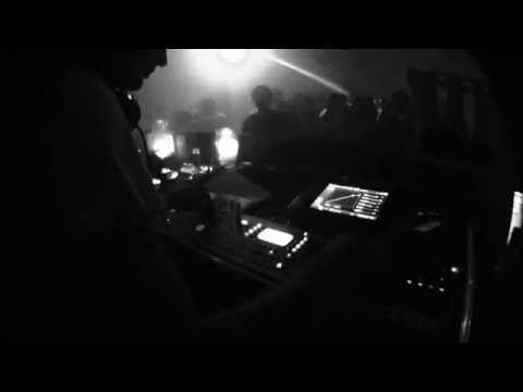 Hutenberger LIVE @ Archiv 001