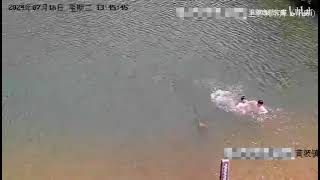 [問卦] 有人能分析這溺水影片嗎？ 為啥不游上