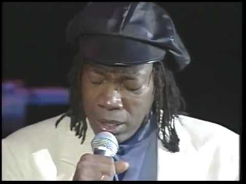 Milton Nascimento e Uakti - Dança dos meninos - Heineken Concerts 96