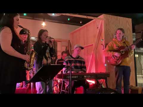 Umeå Live -  Fröken B & Ouroboroz  "Så länge som jag …"