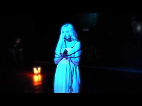 Mille Corvi - performance di Olivia Balzar e Red Lily - Blackout 7/11/2015