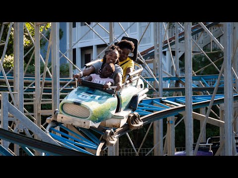 Off-ride footage of a Barracuda train