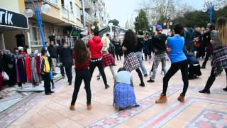 Akhisar Alışveriş Festivali Crystals Dans Akademisi Flash Mob Dans Gösterisi