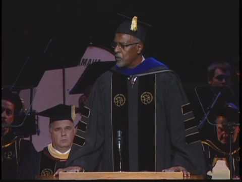 World Food Prize winner shows, tells graduates that anything is possible