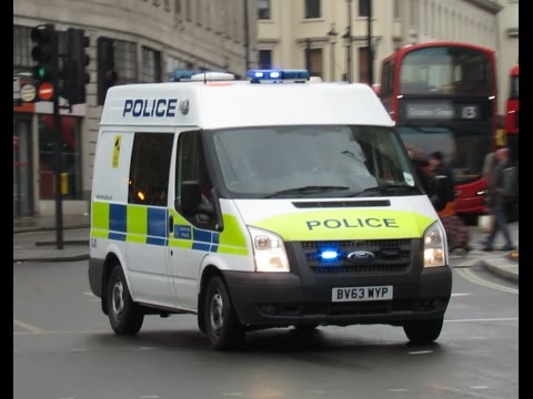 Metropolitan Police Ford Transit Station Van - On Emergency Call