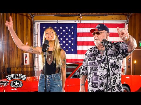 Johnny Lee and his daughter Cherish Lee perform 'Yellow Rose of Texas'