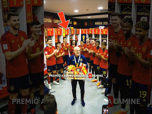 Vídeo relacionado con Regalo para jugador de fútbol, entrenador, aficionado, latido del corazón de fútbol Camiseta
