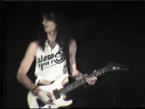 Paul Di'Anno's BATTLEZONE - Live Harpo's Detroit U.S.A. 19/12/86 (Part 1).mp4