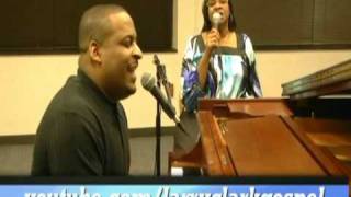 Twinkie Clark feat. Larry Clark - Awesome God