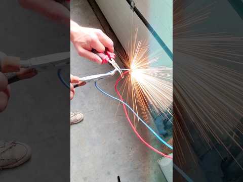 Short circuit on 16A phase neutral #circuit breakers #electricity #short circuit