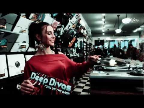 DEEP DIVAS - Turn Up The Bass [Simon Trouble Mix] [OFFICIAL VIDEO]