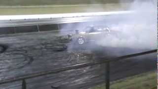 preview picture of video 'SHITTA Holden V8 Gemini Burnout At WSID 6 11 2013'
