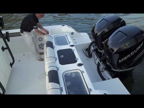 Wellcraft 302 Offshore Fisherman video