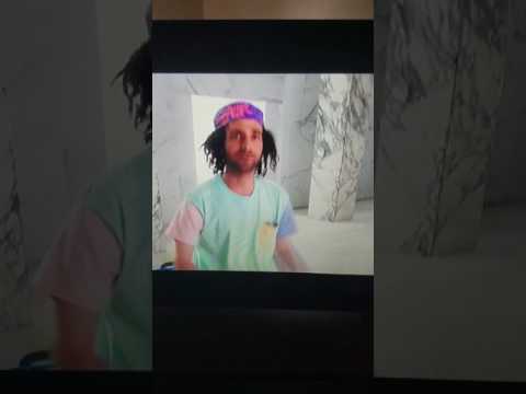 Mugatu snaps dude's neck