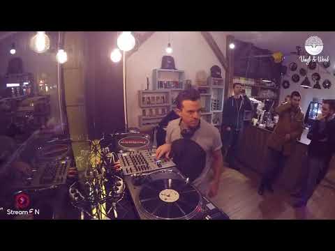 Flixon & Martin 'M & Peter Bernath warm-up before Cristi Cons @ Vinyl & Wood - 13.01.2017 Budapest